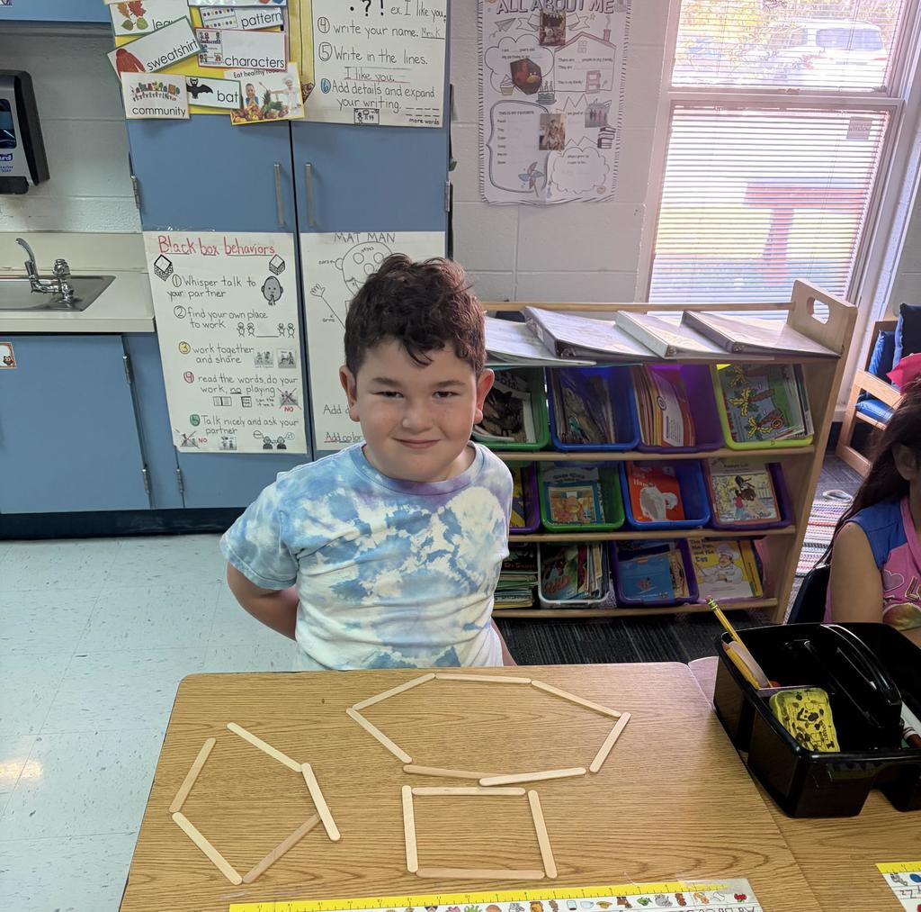 Making shapes in Kindergarten