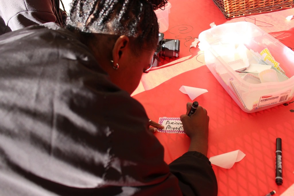 Students participate in red ribbon week pledge