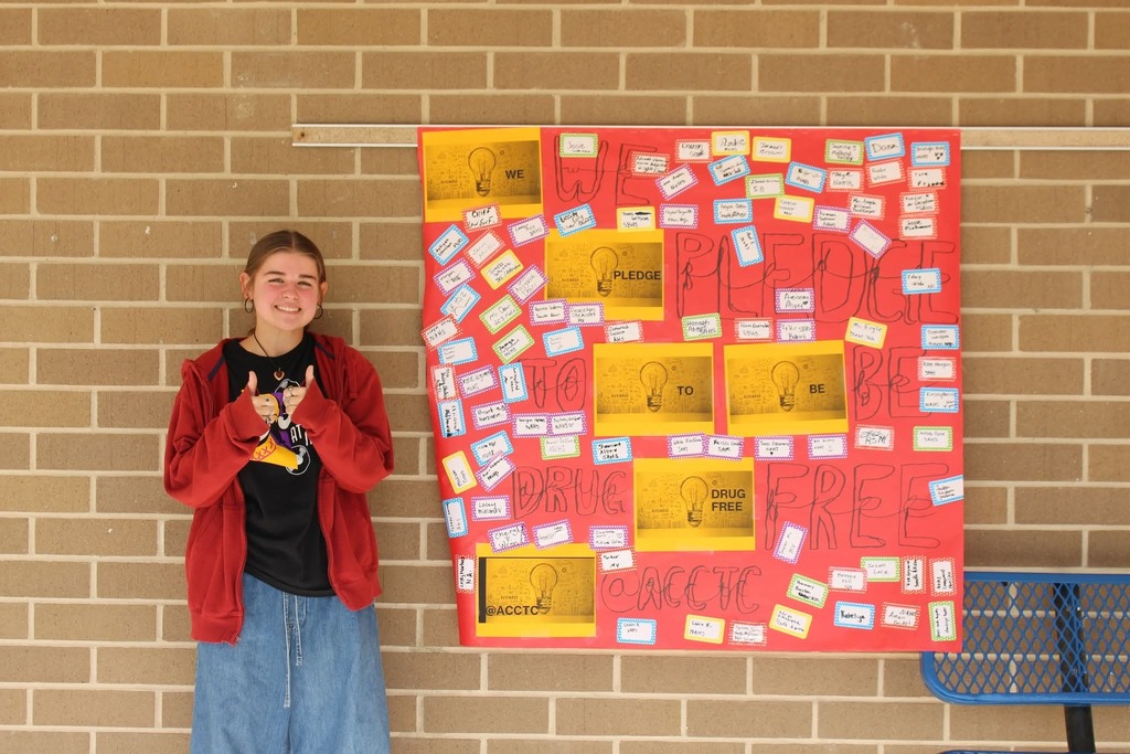 Students participate in red ribbon week pledge