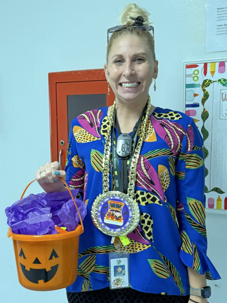 3rd place winner with her prize