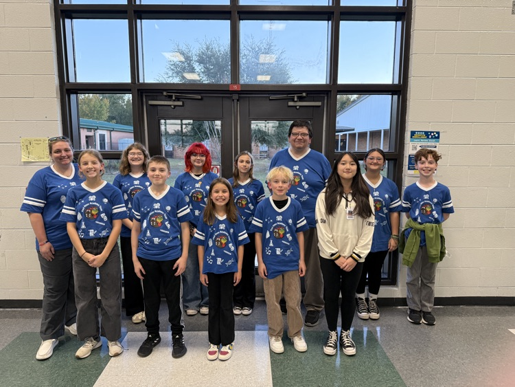 students posing for a picture 