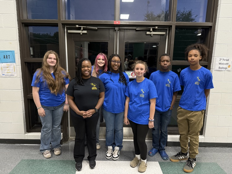 students posing for a picture 