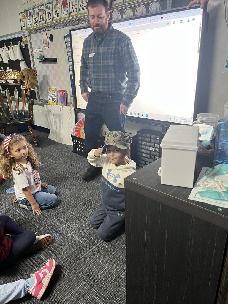 Veterans Day Presentation in Kindergarten
