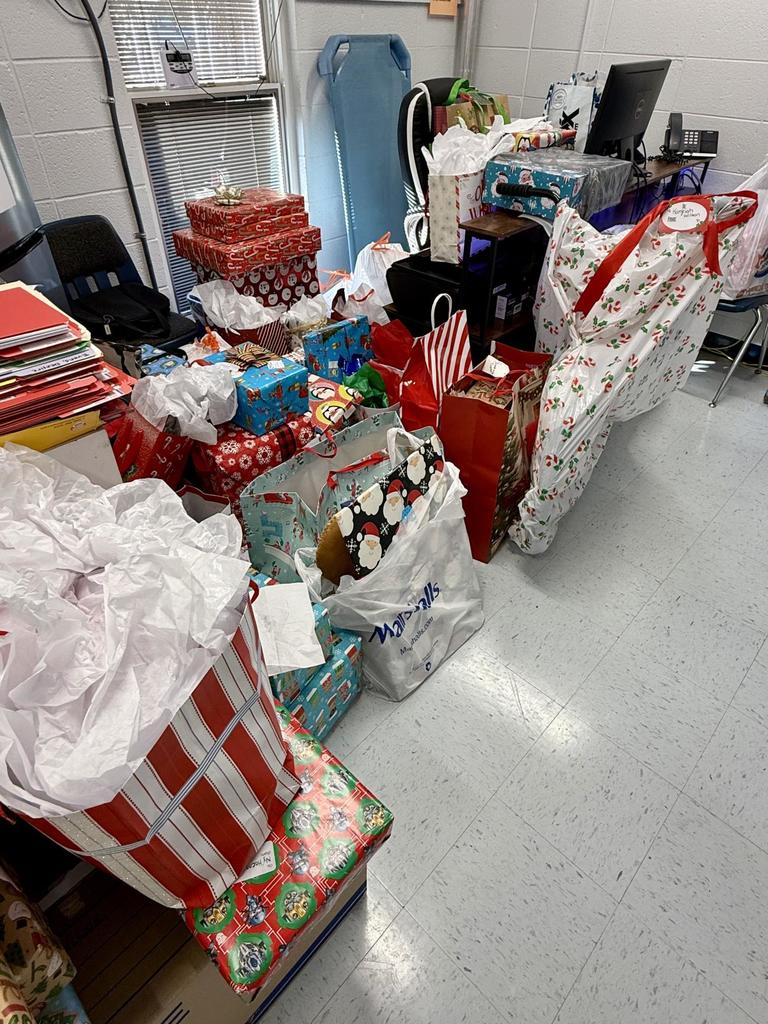 Victory Baptist Spread Christmas Cheer