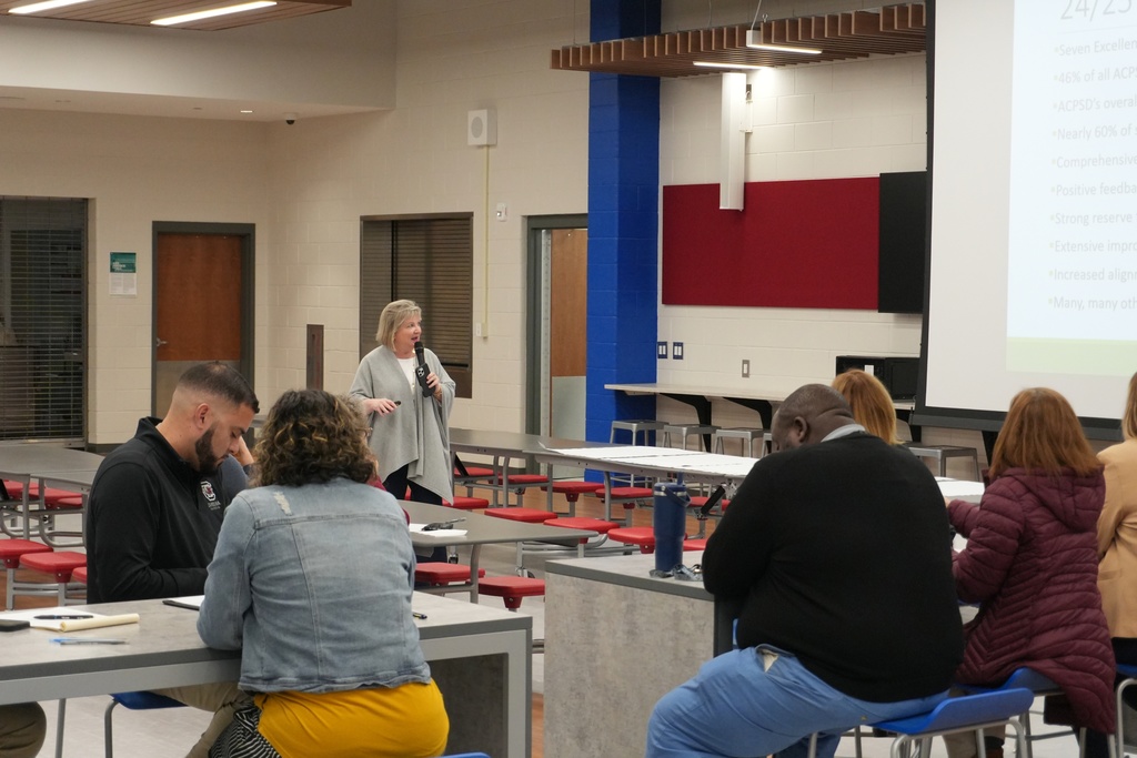 Kate Olin presenting data at input meeting.