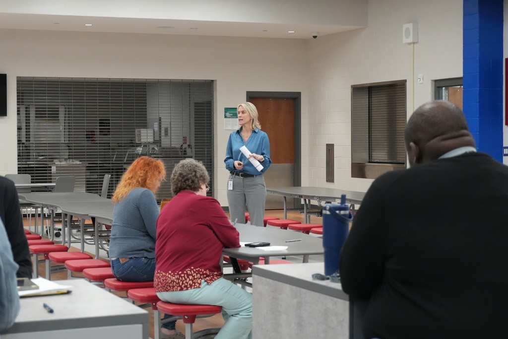 Kimbra Meek presenting at community input meeting.