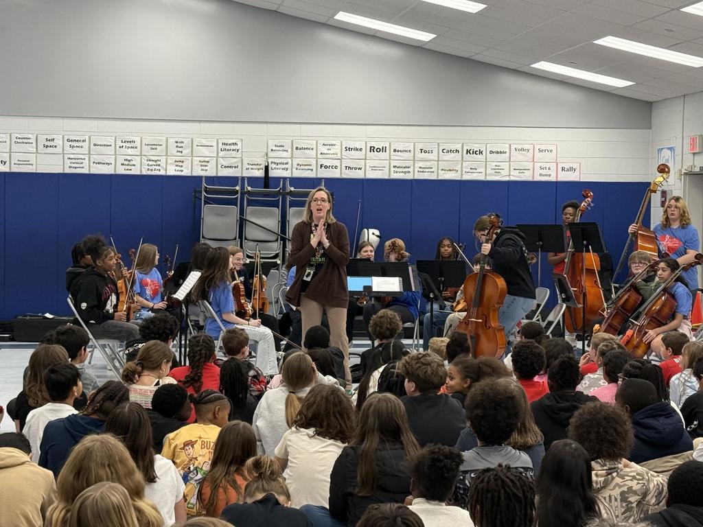 Paul Knox Middle School Orchestra, visits NAUES 5th graders