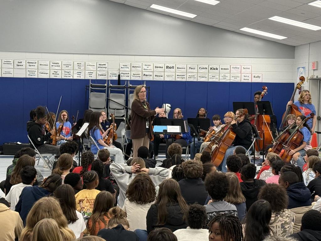 Paul Knox Middle School Orchestra, visits NAUES 5th graders