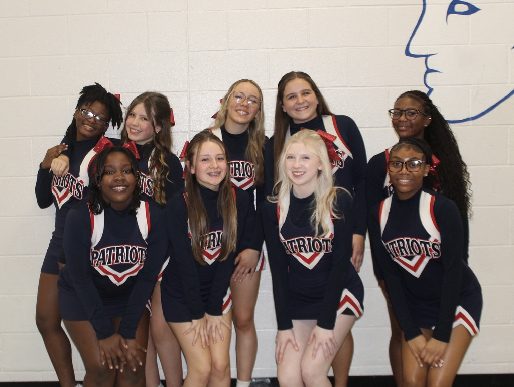 8th Grade Cheerleaders