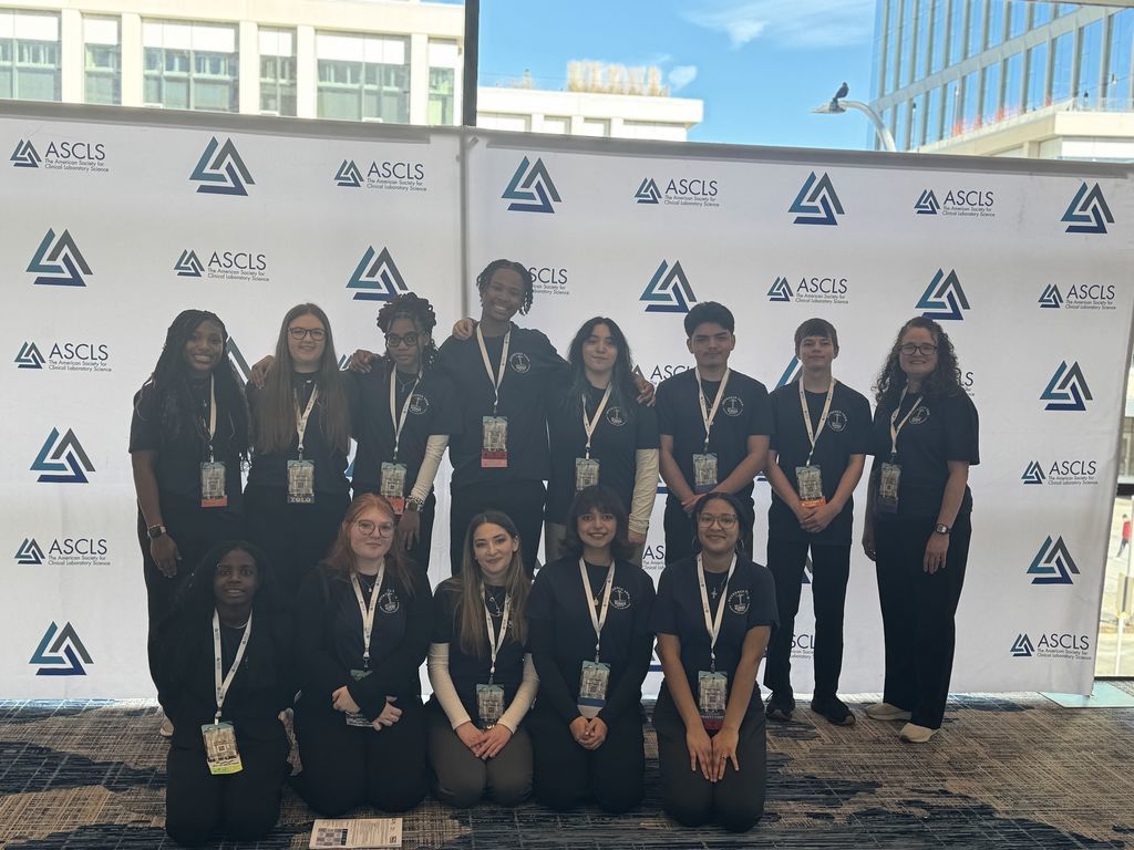 acctc biomed students visit seattle