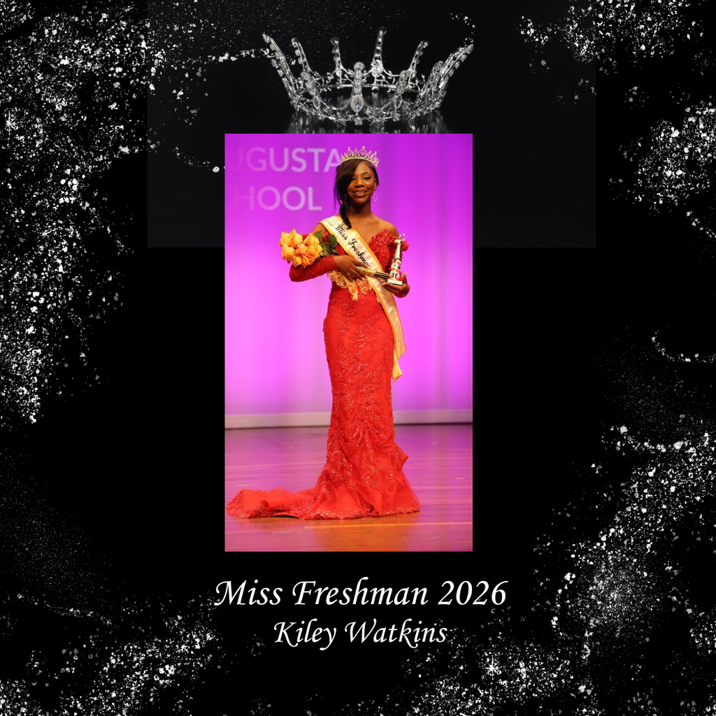 Miss Freshman NAHS pageant winner with crown.