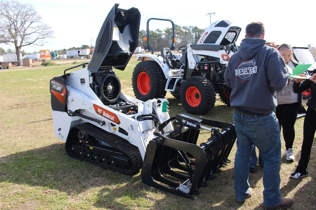 students participating in power up career fair activities