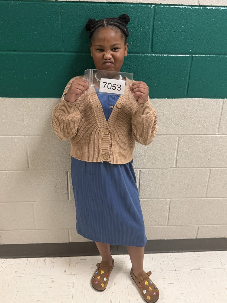 students dressed as leaders with biographies 