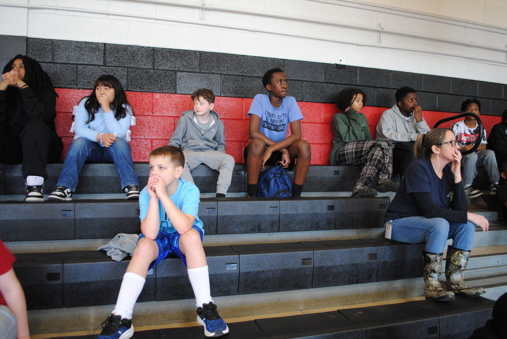 6th grade spectators