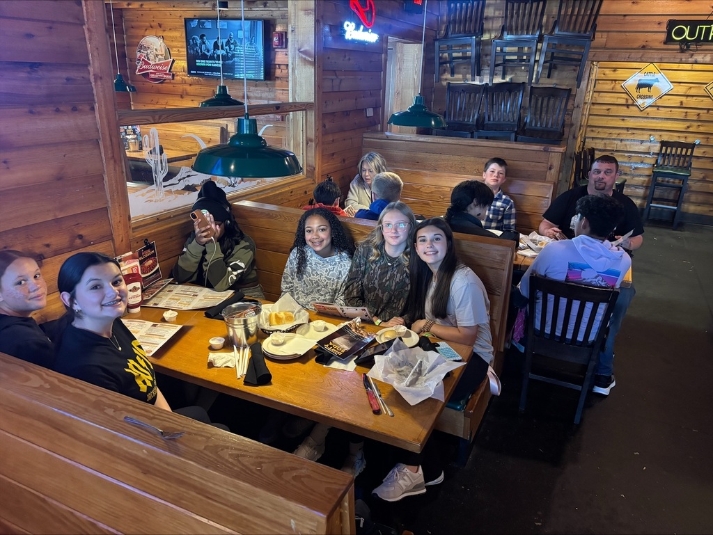 AVID girls at lunch.