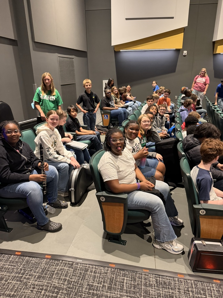 students posing for a picture 