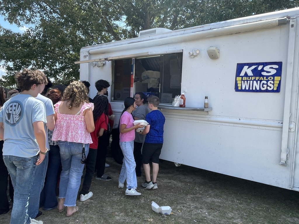 Students lined up at the food truck.