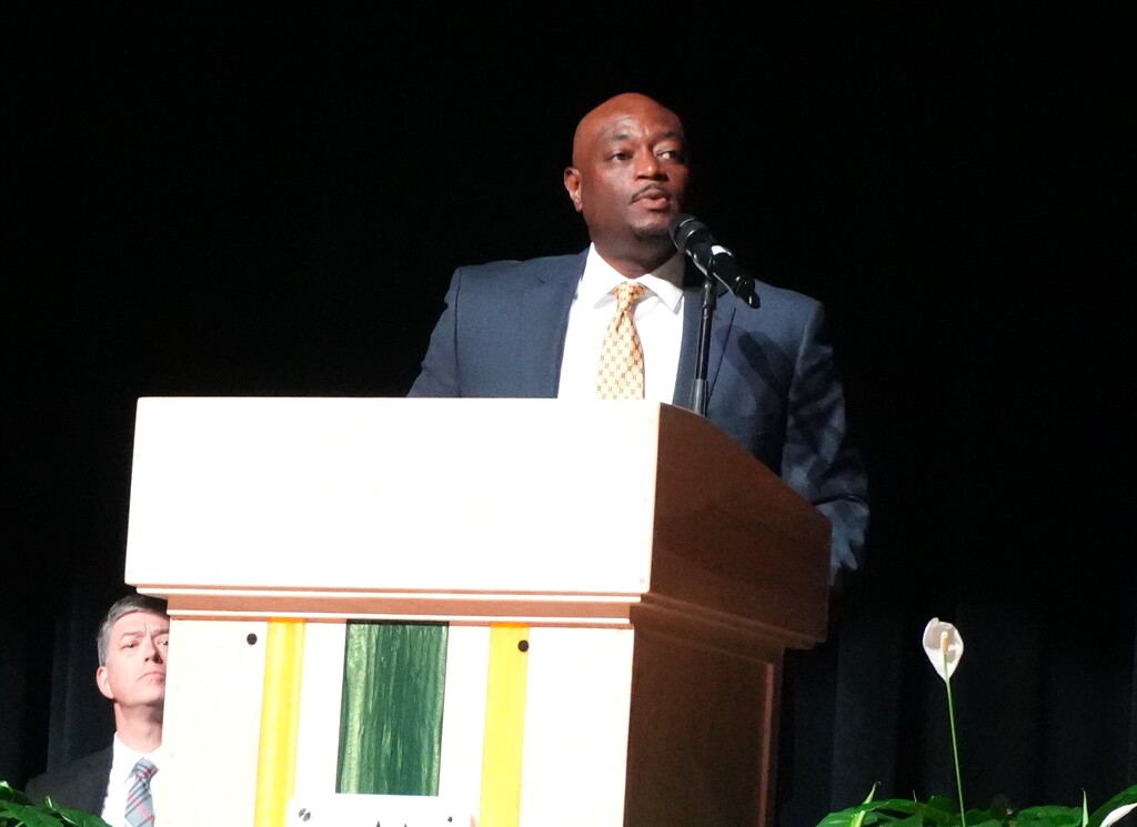 Superintendent Dr. Corey Murphy speaks to summer graduates.