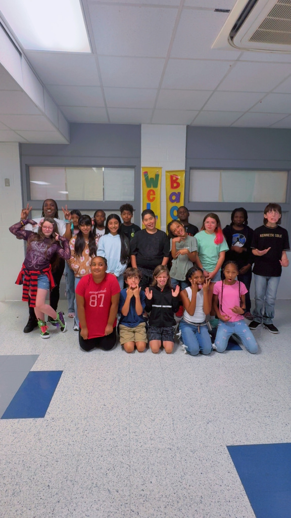 Image of a class of 5th grade students