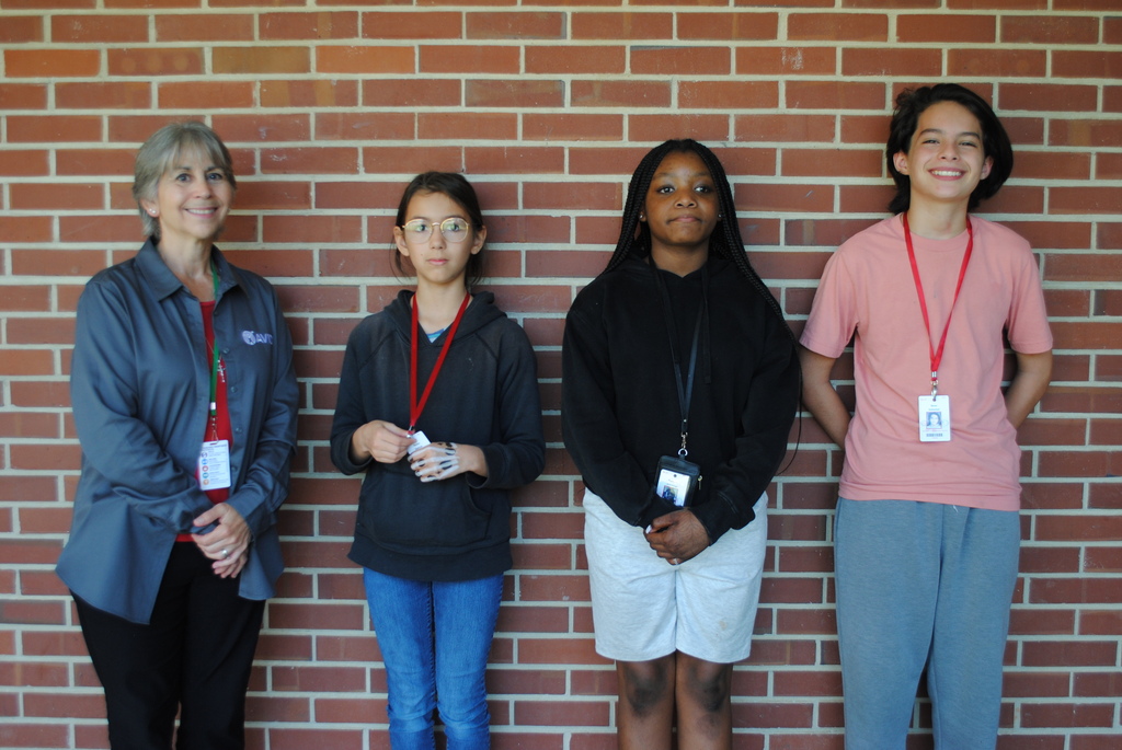 6th grade AVID Binder winners