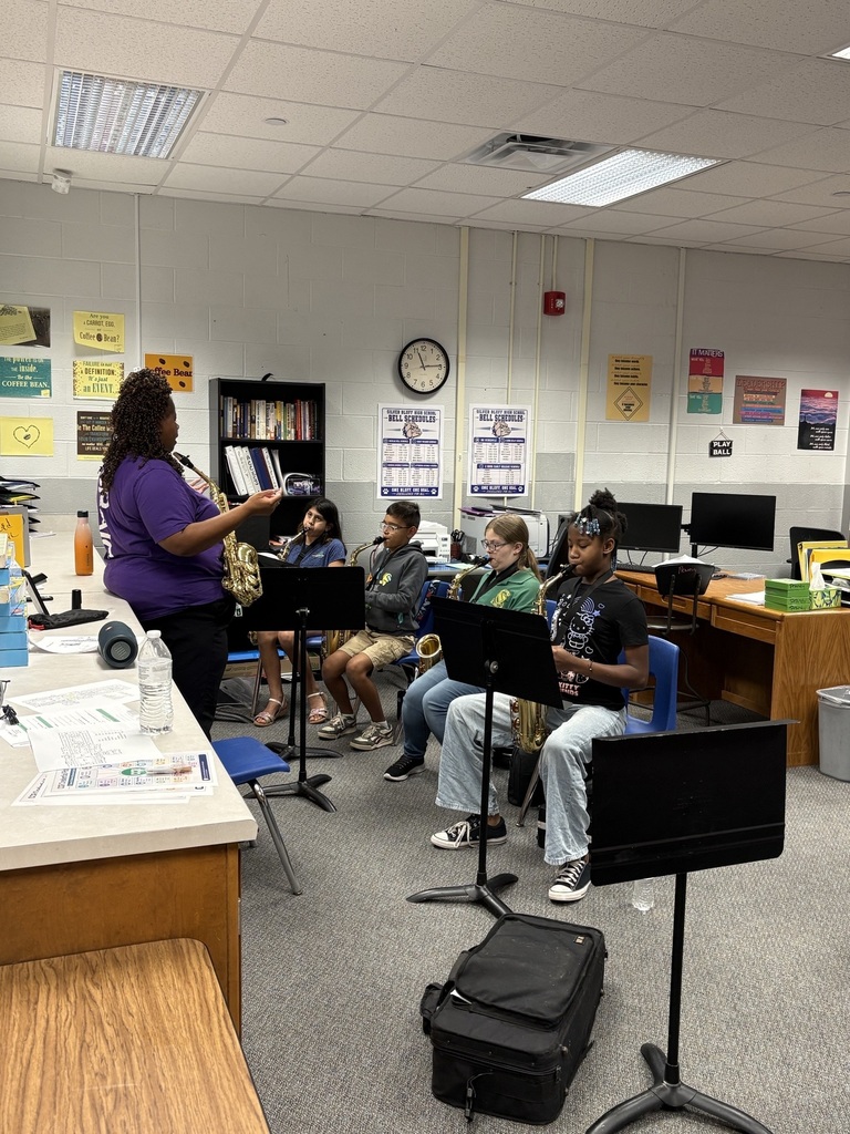 students playing saxaphones