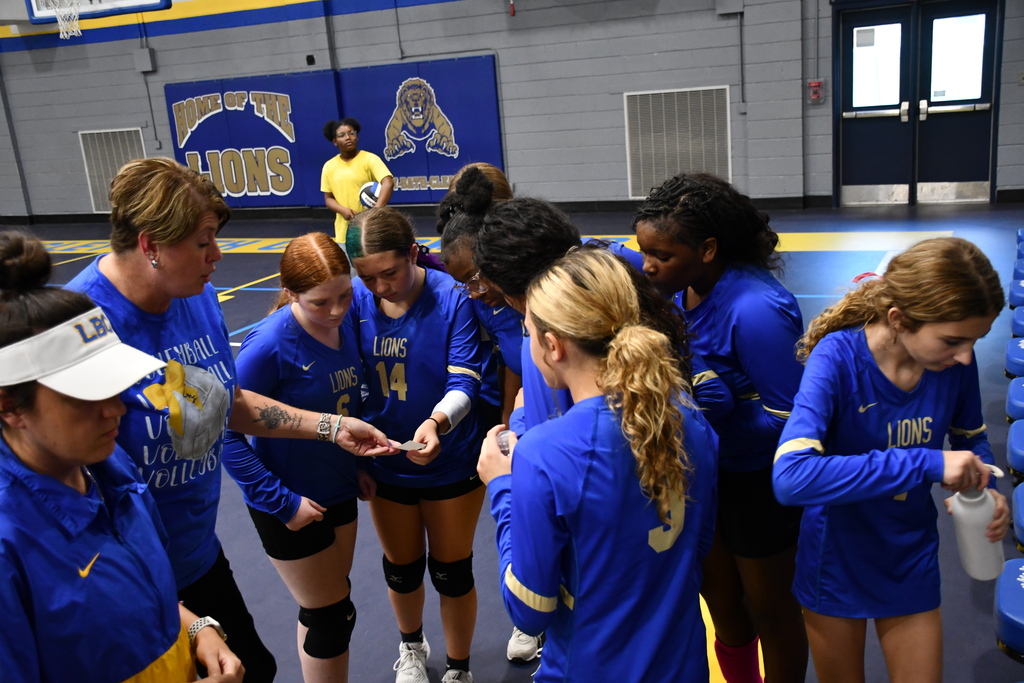 Lady Lions vs Leavelle