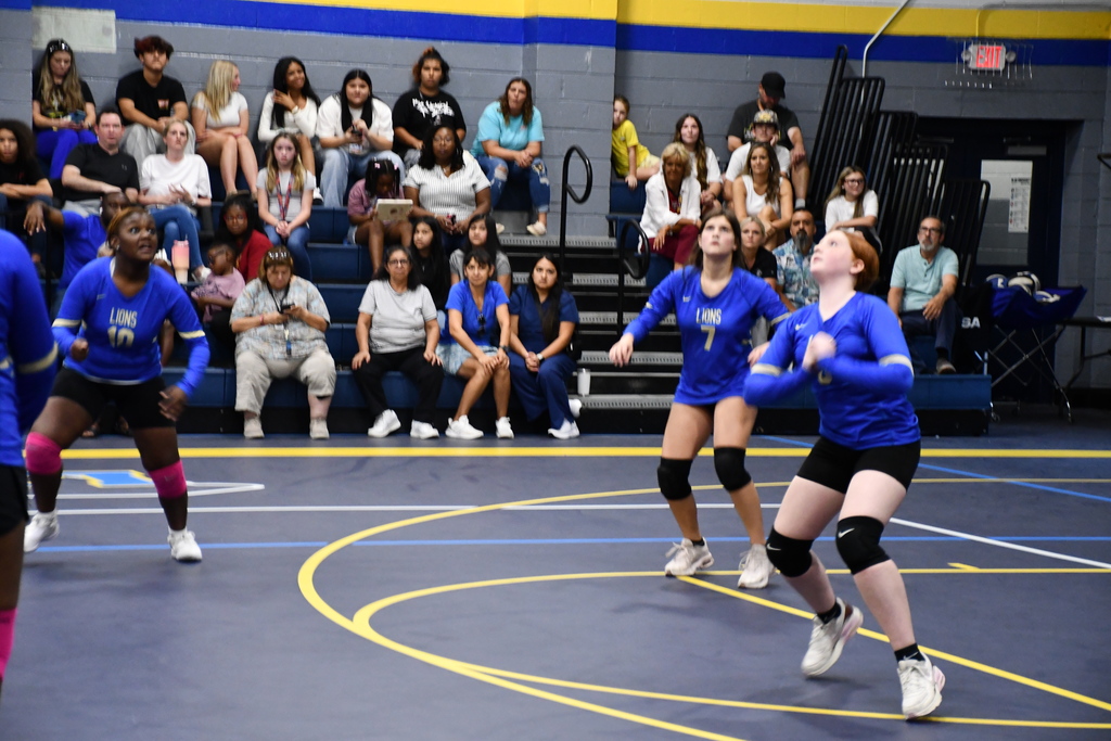 Lady Lions vs Leavelle