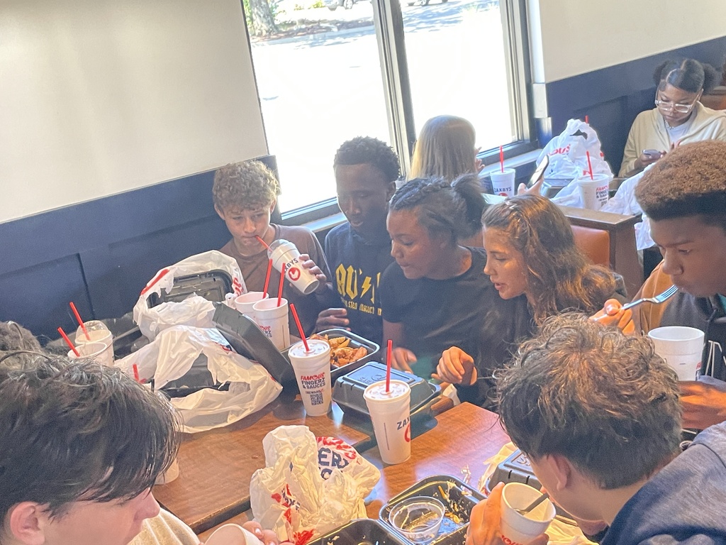 Students eating at Zaxby's.
