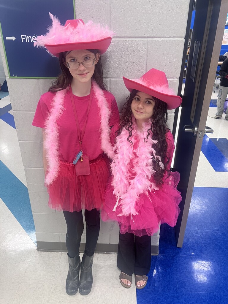Students pose for Dolly dress up day