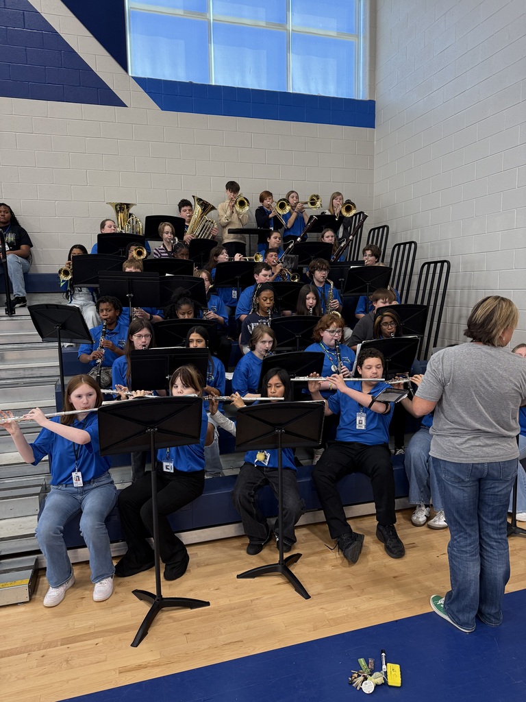 Band students perform at pep rally