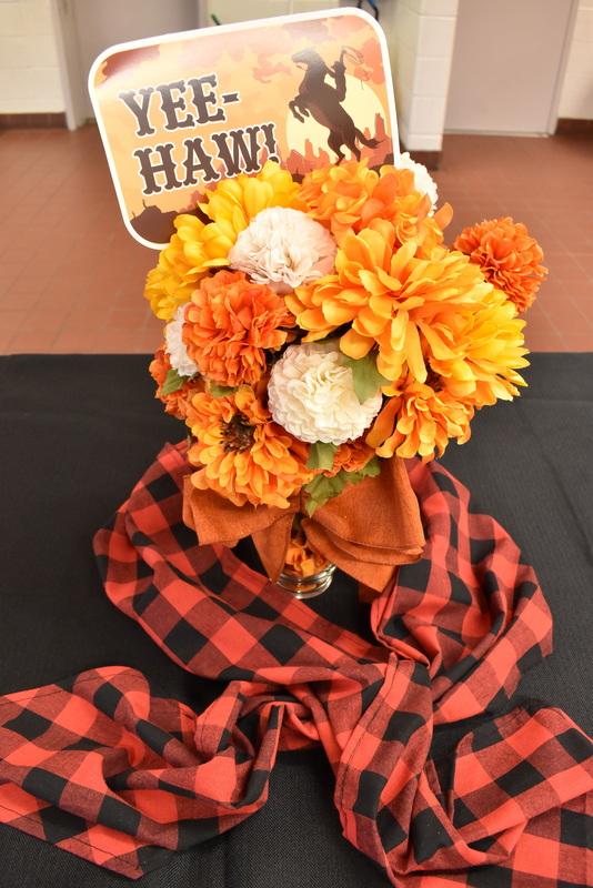 Table decor western style.