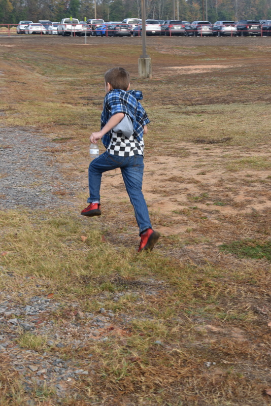 Students running and walking at the Turkey Trot.