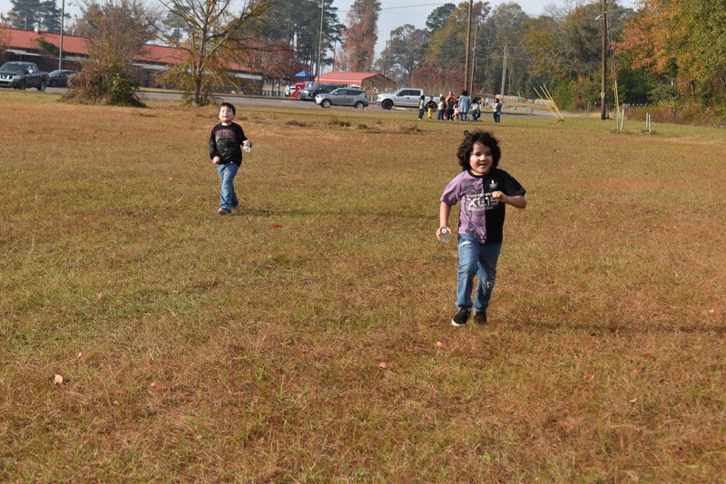 Students running and walking at the Turkey Trot.