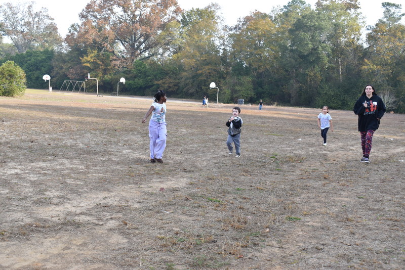 Students running and walking at the Turkey Trot.