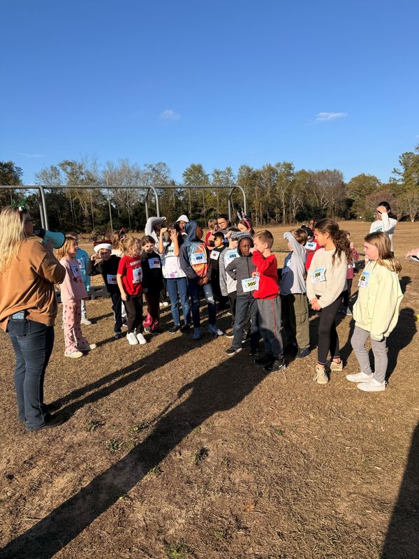 Runners at starting line.
