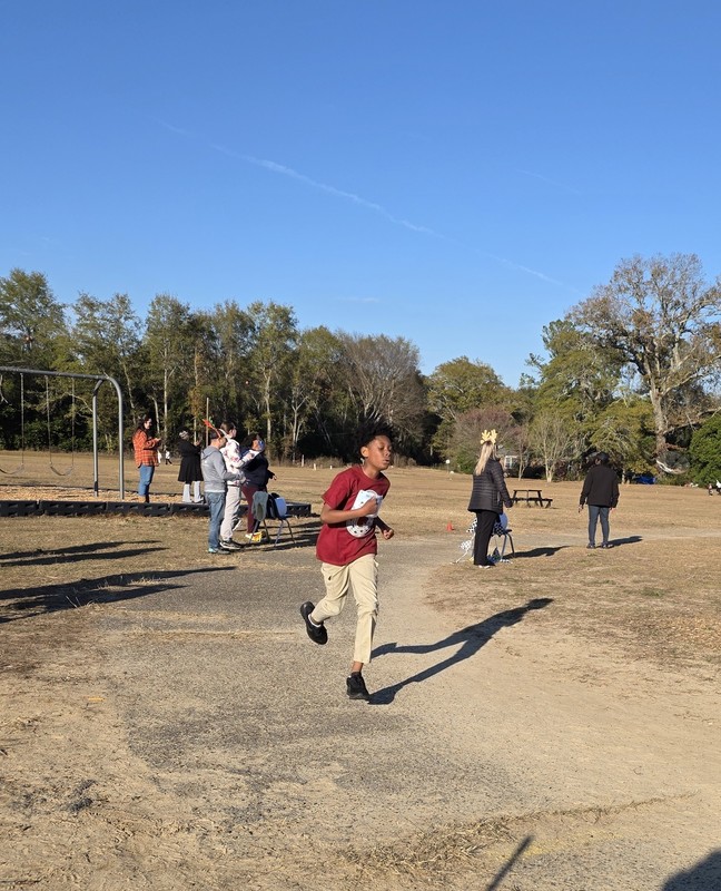 Runners running in race.