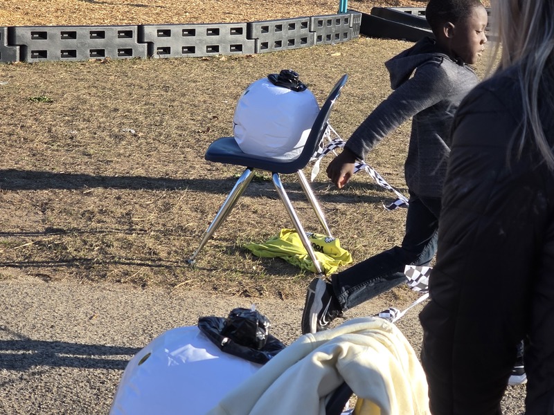 Runners running in race.