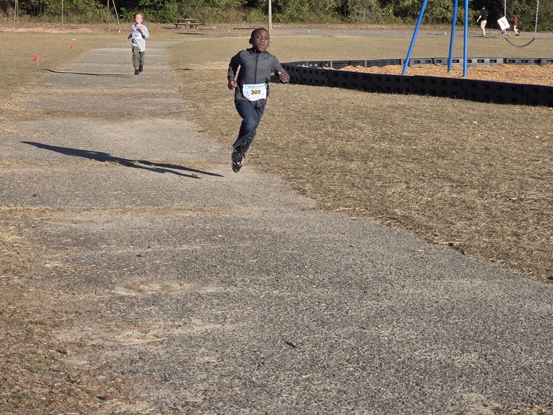 Runners running in race.