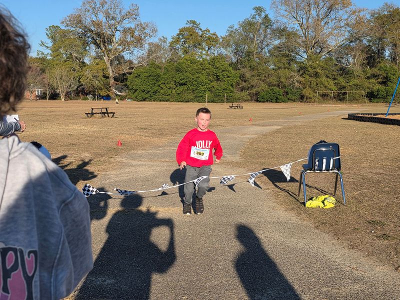 Runners running in race.