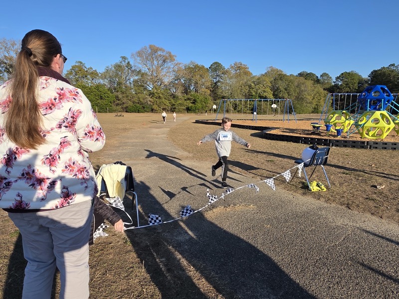 Runners running in race.
