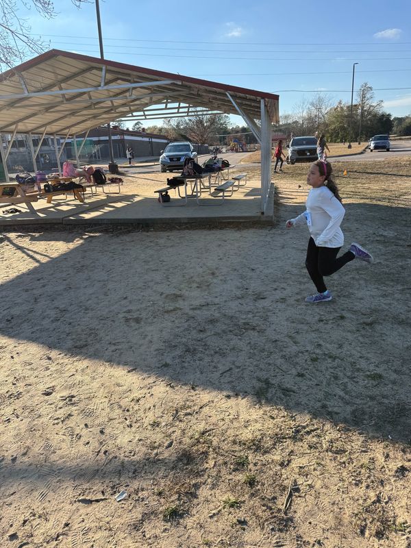Runners running in race.