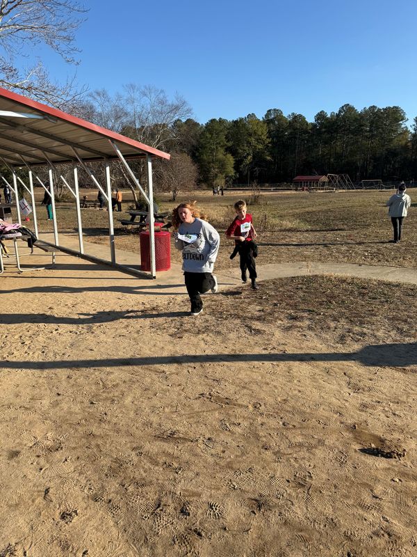 Runners running in race.