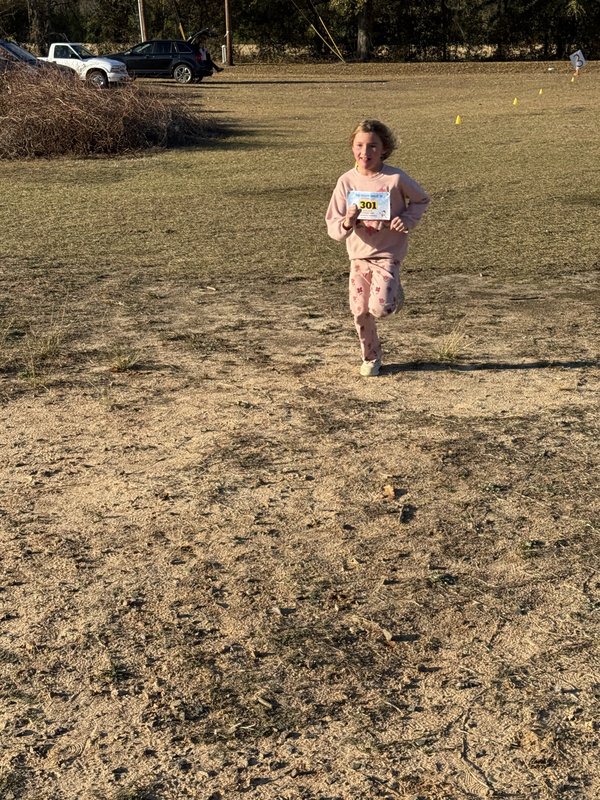 Runners running in race.