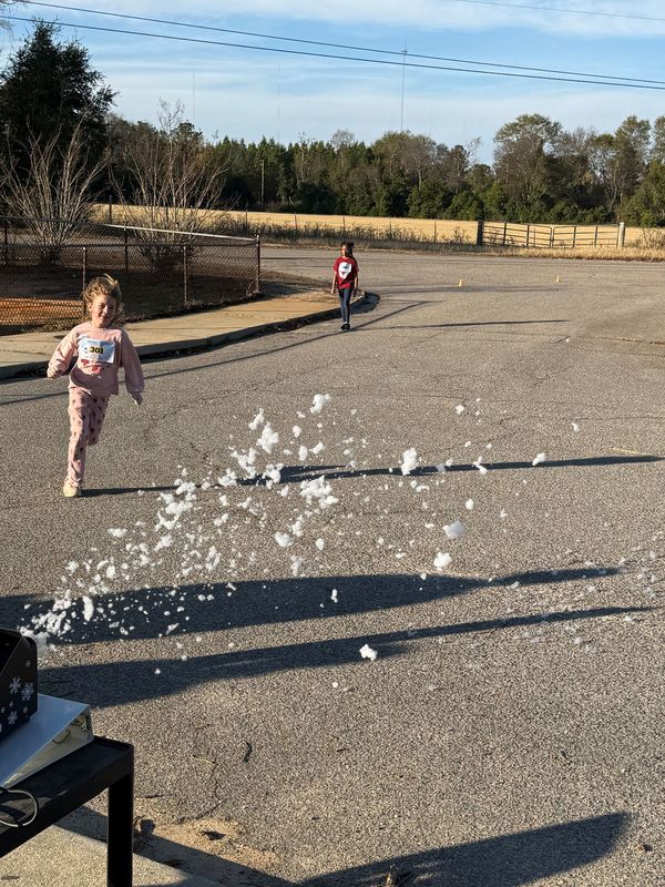 Runners running in race.