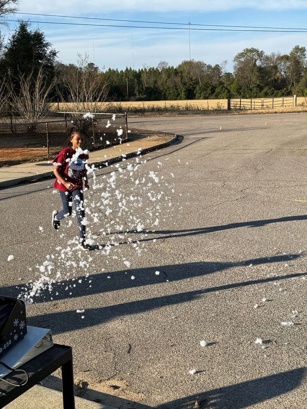 Runners running in race.