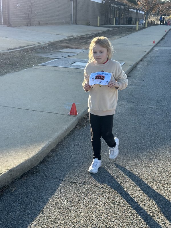 Runners running in race.