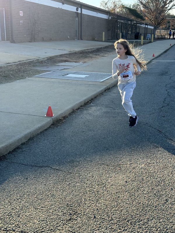 Runners running in race.