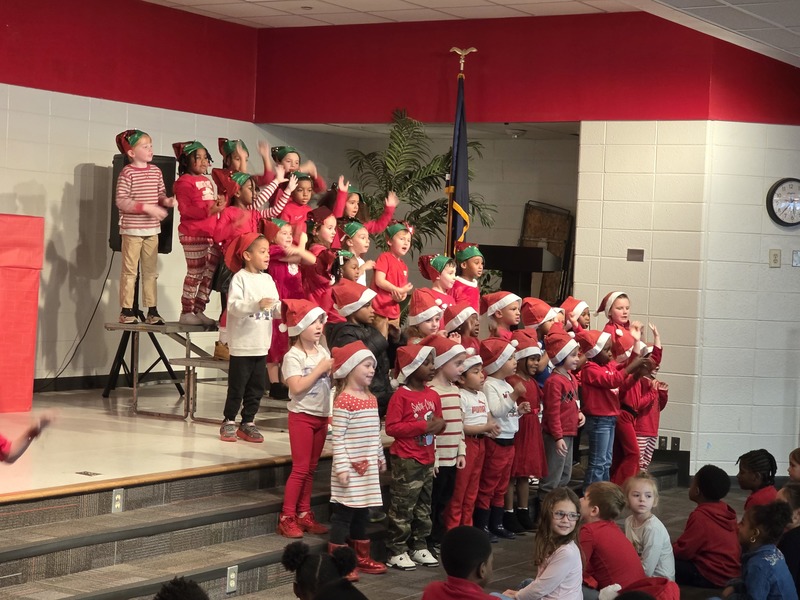 5K students performing on stage.