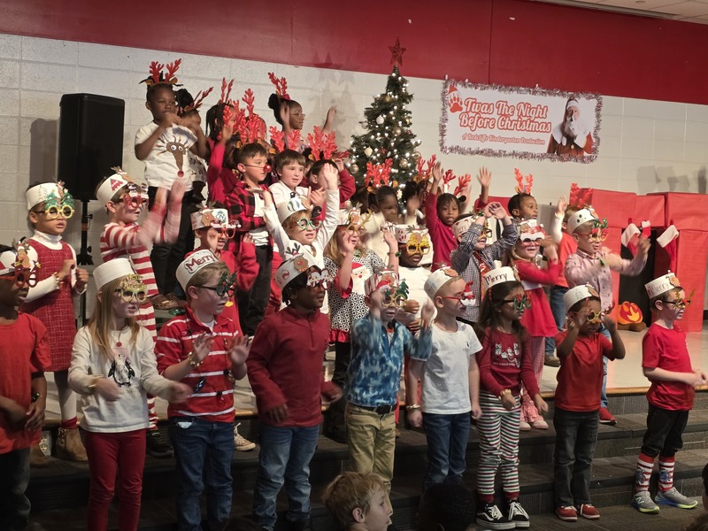 5K students performing on stage.