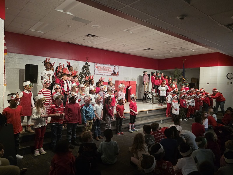 5K students performing on stage.